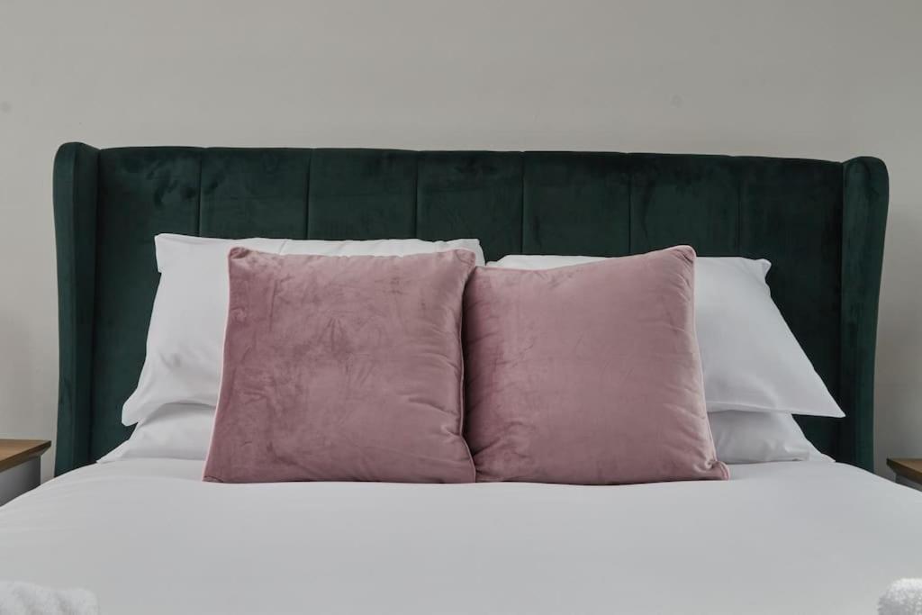 Cosy 3-Bedroom House In Seaham - Street Parking Экстерьер фото
