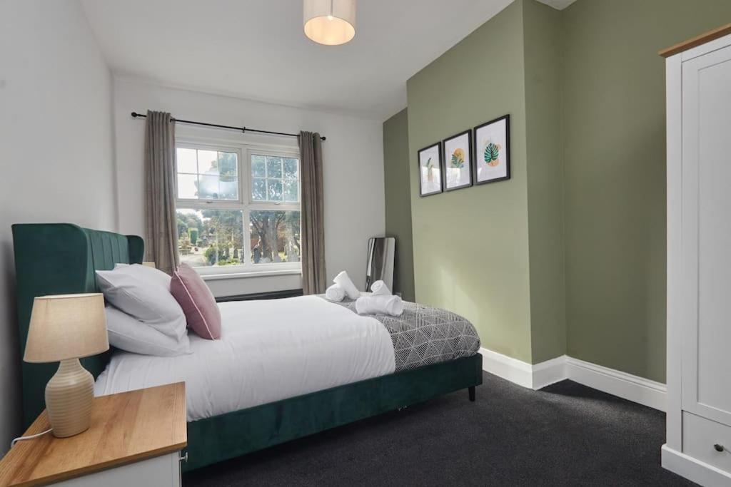 Cosy 3-Bedroom House In Seaham - Street Parking Экстерьер фото