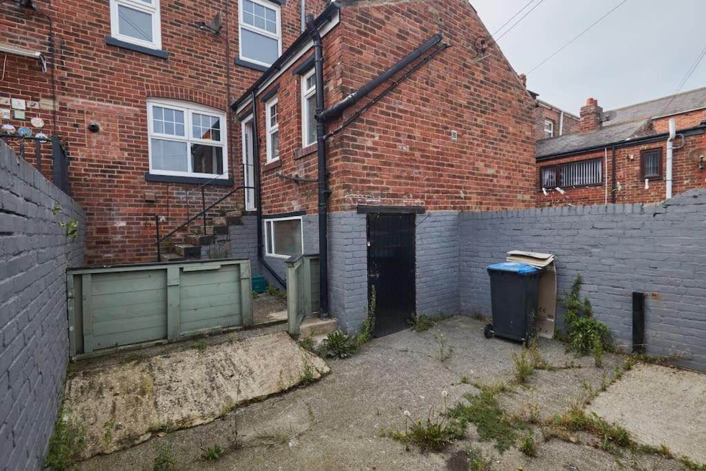 Cosy 3-Bedroom House In Seaham - Street Parking Экстерьер фото